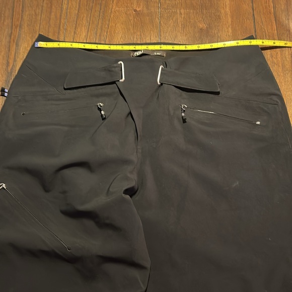 nau ‘Asylum’ Hardshell Performance Waterproof Snow Pants - Picture 3 of 16